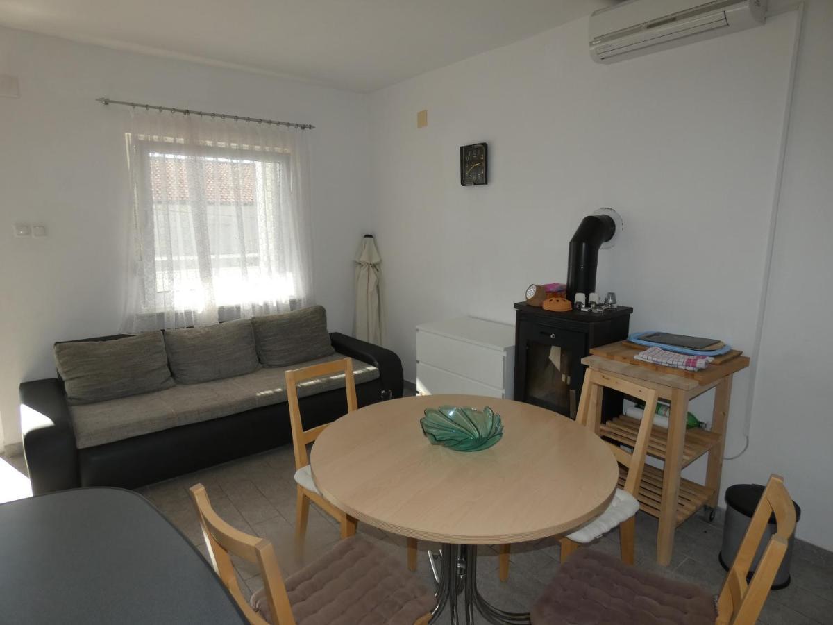 Tomo Apartment Стариград-Пакленица Екстериор снимка